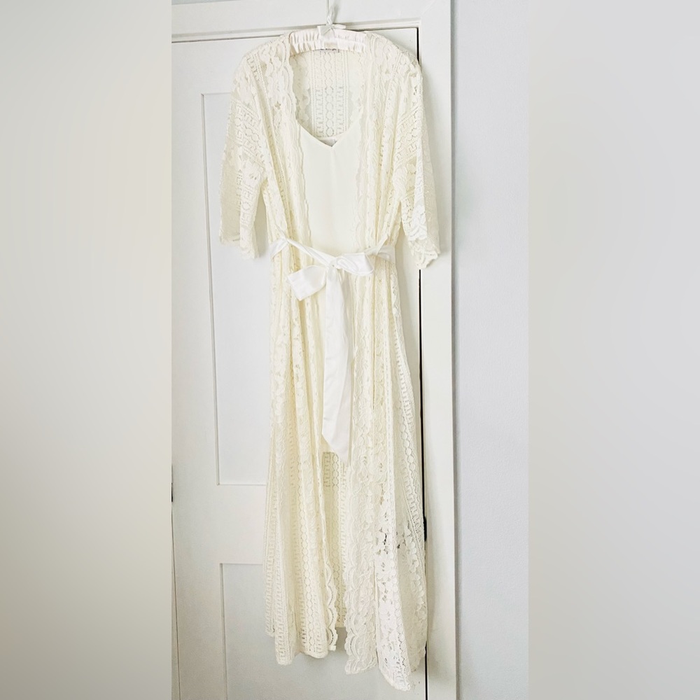EUC Beautiful Boho Lace Maxi Robe with Matching Slip - Sz M/L